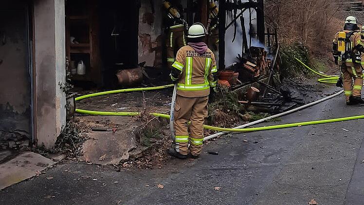 Holzscheune bei Kronach brennt ab