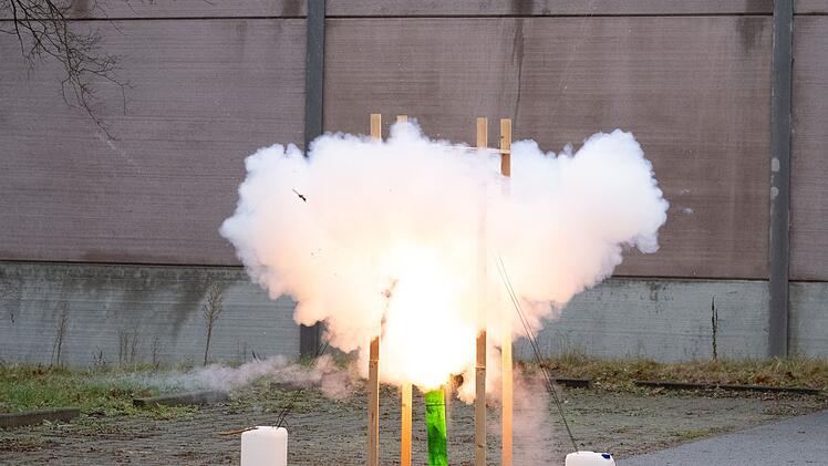 Vorf&uuml;hrung LKA Sachsen zu Pyrotechnik