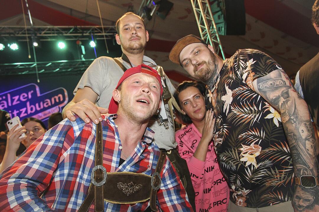Für Partystimmung sorgten die "Stoapfälzer Spitzbuam"