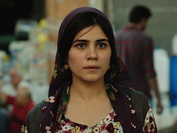 Die schöne Meryem (Zeynep Çamc) wird mit Mustafa Ort verheiratet. Meryem fühlt sich einsam und unglücklich. Doch eines Tages kommt ihr einstiger Verehrer Murat vom geleisteten Wehrdienst zurück. Foto: pr