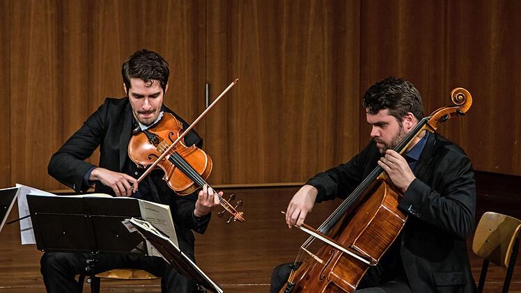 Wie das Aris Quartett das Publikum im Coburger Kongresshaus mit  Werken von Beethoven und Bartók nachhaltig beeindruckte.