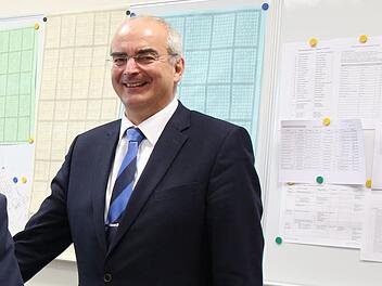 Die Lehrerkarriere von Burkhard Spachmann begann 1988  in Herzogenaurach. Von 1993  bis 1998 war er  im Kultusministerium tätig - dann folgte der Wechsel ans Casimirianum.Foto: CT-Archiv / Ulrike Nauer