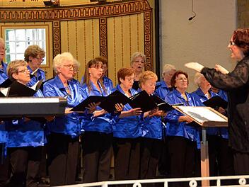 Der Gesangverein Garitz bei seinem Auftritt beim Saalemusicum in der Bad Kissinger Wandelhalle.  Foto: Peter Rauch