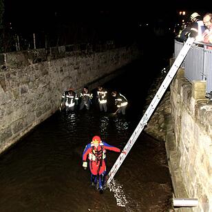 Babyleichen im Wasser? Großeinsatz in Herzogenaurach