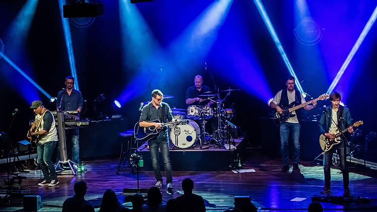 Beste Party-Stimmung herrschte im Kongresshaus bei der Show "I am from Austria".Foto Jochen Berger