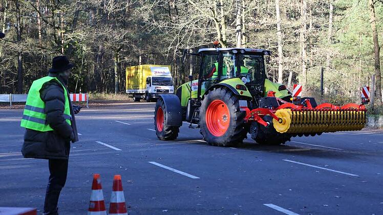 Übung mit Anbaugeräten. Foto: Barbara Herbst