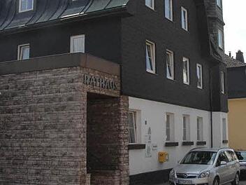 Im Tettauer Rathaus tagte am Montag der Gemeinderat. Foto: Archiv