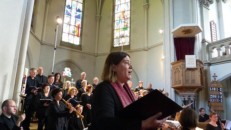 Altistin Karin Steer beim Konzert in der Forchheimer Johanniskirche. Foto: Lp