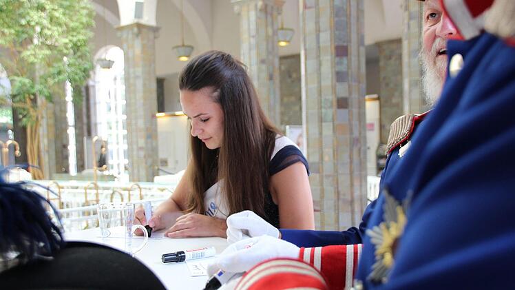 Blindverkostung mit Bad Kissinger Heilwassern. Foto: Benedikt Borst