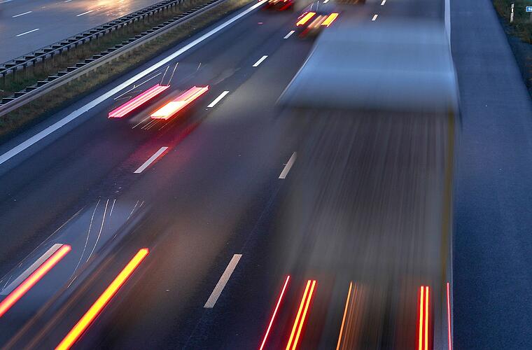 Parlament für Erleichterung bei CO2-Gutschriften für Lkw