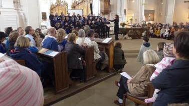 Blick in die sehr gut besuchte St. Stephans-Kirche.