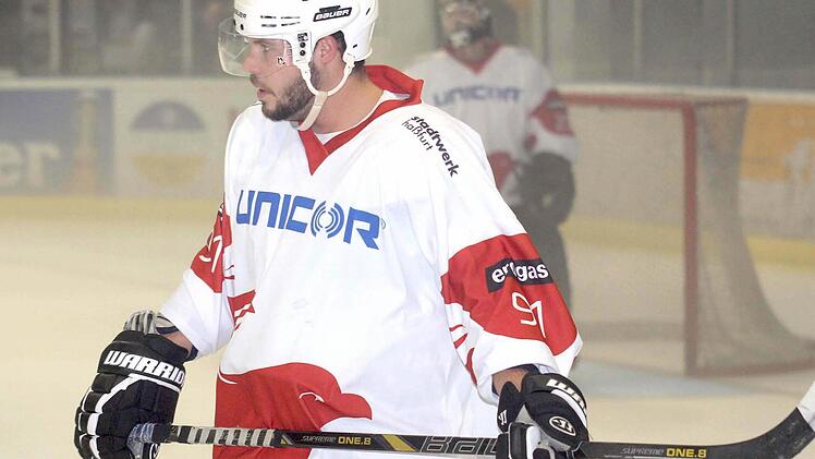 Adrian Persch zeigte zuletzt gute Leistungen. Der 20-jährige ESC-Neuzugang aus Bayreuth wird sich auch im Heimspiel gegen den ESC Vilshofen ins Zeug legen.