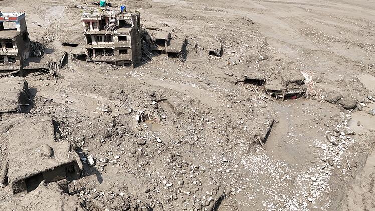 Wie es zu der verheerenden Sturzflut in Nepal kam