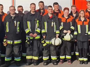 Die erfolgreichen Pr&uuml;flinge der Feuerwehr Ebensfeld Foto: privat