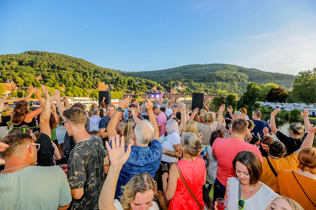 Auf drei Decks wurde richtig gefeiert!