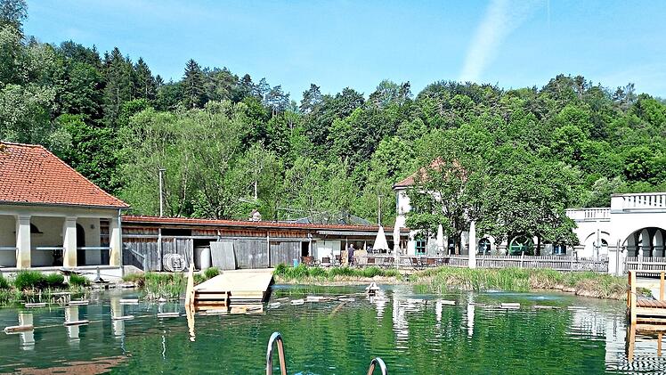 Im Felsenbad wird gefeiert. Tourismusb&uuml;ro Pottenstein