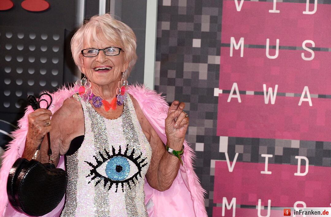 Red Carpet - MTV Video Music Awards 2015