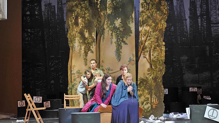 Szene aus Bellinis "Norma" am Landestheater Coburg.Foto: Andrea Kremper