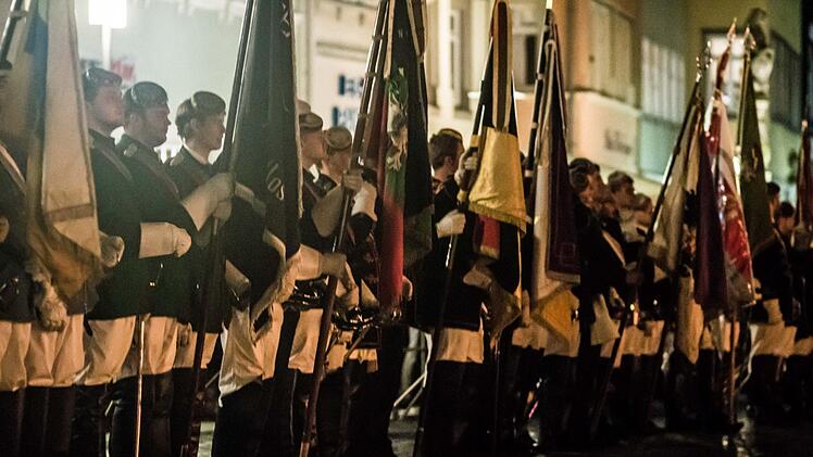 Impressionen vom CC-Fackelzug und er Mahnstunde auf dem Coburger Markt.Foto: Jochen Berger