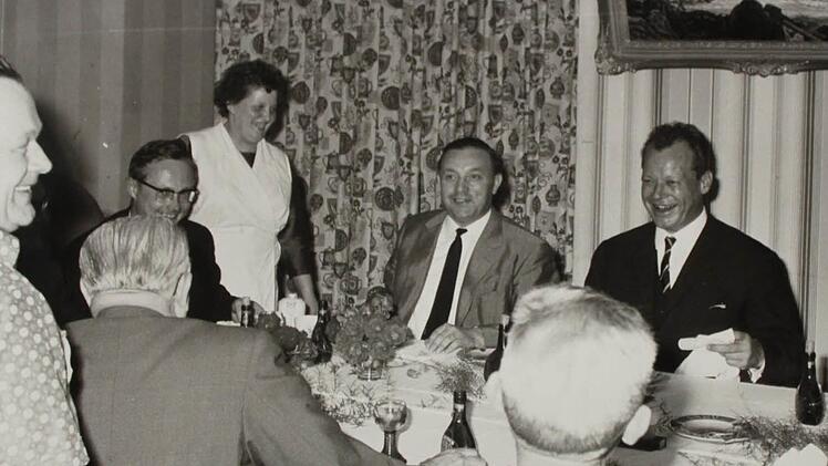 Willy Brandt isst Forelle im Gasthof Fürst. Repro: Carmen Schwind