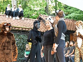 Das Gymnasium Albertinum sorgte mit dem Klassiker "Das Dschungelbuch" für Begeisterung auf der Waldbühne in Heldritt.  Fotos: Gabi Arnold