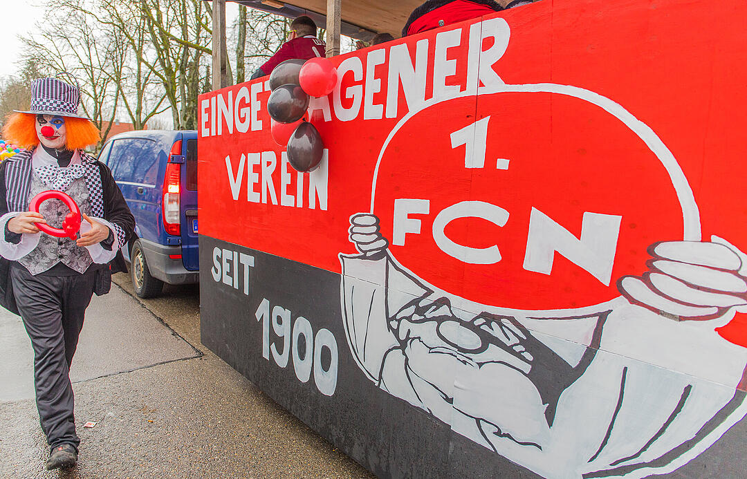 Buntes Faschingstreiben begeistert groß und klein.