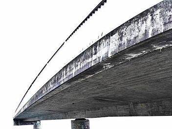 Salz und Witterung knabbern am Beton. Die Brücke in Redwitz über die Rodach muss 2014 teilweise erneuert werden.