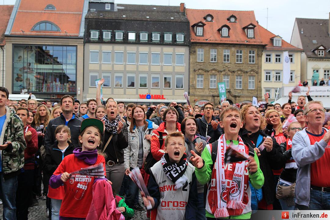 Bilder vom Public Viewing am Bamberger Maxplatz Teil 2