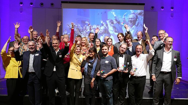 Alle Preisträger aus Oberfranken hatten Grund zum Jubeln über die Anerkennung und die Prämie. Foto: Matrion Krüger-Hundrup