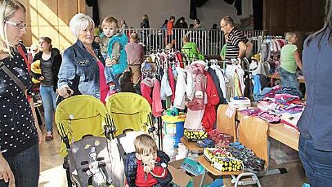 Der Zwillingsbasar war gut besucht.  Fotos: Gerda Völk