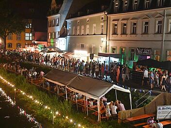 Die Sandkerwa in Bamberg ist gerettet: Die Reaktionen darauf fallen in erster Linie positiv   aus. Manche hätten aber inzwischen auch auf das Volksfest verzichten können.   Foto: Ronald Rinklef
