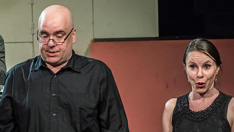 Impressionen vom Schumann-Liederabend in der Coburger Reithalle: Luise Hecht und Sascha Mai.Foto:Jochen Berger