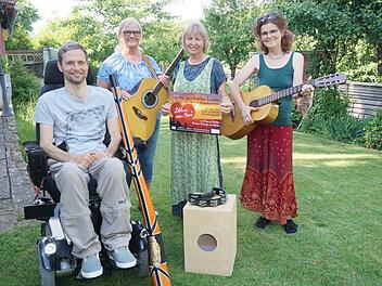 Thorsten Hein, Gisela Fellenstein, Dagmar Richter und Dörte Willmann  haben sich zum Proben getroffen. Foto: Marion Eckert