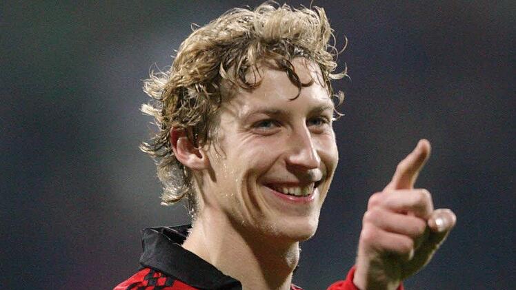 Stefan Kießling, Ex-Fußballer aus Bamberg : "Ich tippe auf ein 2:1 für die Bayern, weil sie die komplettere Mannschaft sind. Grundsätzlich erwarte ich ein spannendes Spiel mit vielen Torchancen auf beiden Seiten. Im Prinzip ist mir egal, wer gewinnt, ich will einfach nur ein schönes Spiel sehen. Aber als Deutscher drückt man dann doch mehr die Daumen für eine deutsche Mannschaft."  Foto: Achim Scheidemann, dpa rup