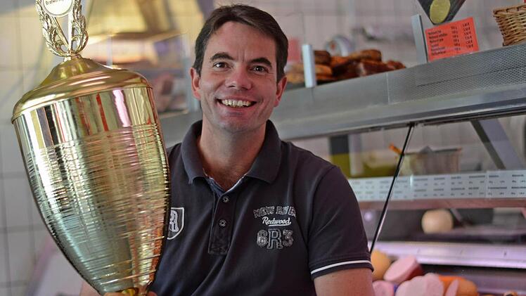 Sieger des Bratwurstgipfels 2014: Traditionsmetzger Jürgen Brunner aus Erlangen  Foto: Nikolas Pelke