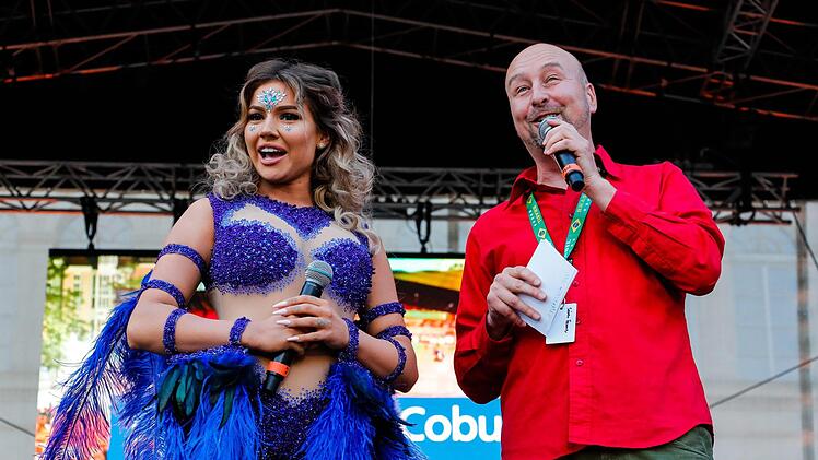 Shirin David auf der Schlossplatz-Bühne. Foto: Matthias Hoch
