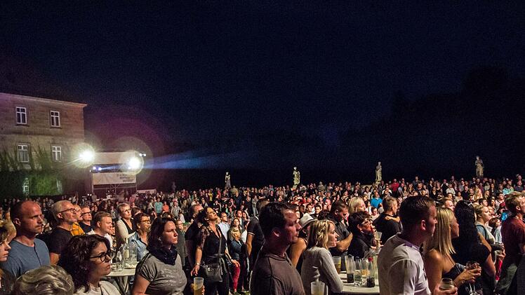 Seiler & Speer begeisterten das Publikum im Schlosshof von Tambach. Foto: Jochen Berger