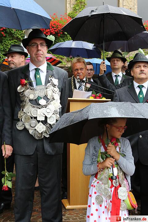 Kronacher Freischießen: Schützenauszug