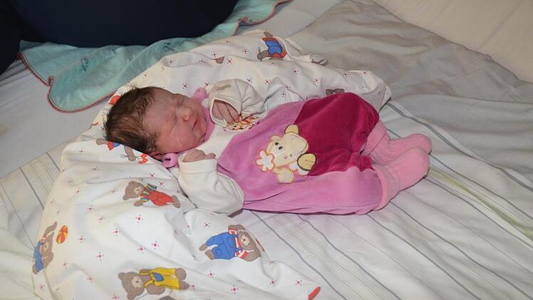 Am Tag des Kindes am Samstag kamen gleich zwei Neugeborene in der Frankenwaldklinik zur Welt. Lina war die Erste. Foto: Karl-Heinz Hofmann