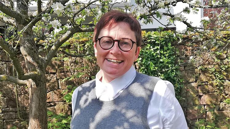 Kur- und Reha-Seelsorgerin Petra Müller (57) führt ihre Gespräche am liebsten in der Natur. Foto: Sigismund von Dobschütz: