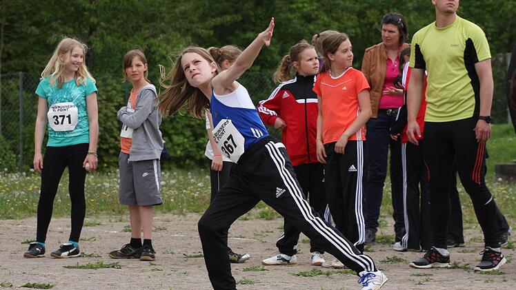 Sophia Konopka vom TSV Bad Kissingen brillierte im heimischen Sportpark in gleich drei Wettbewerben der Schülerinnen W-11.  Fotos: Nürnberger