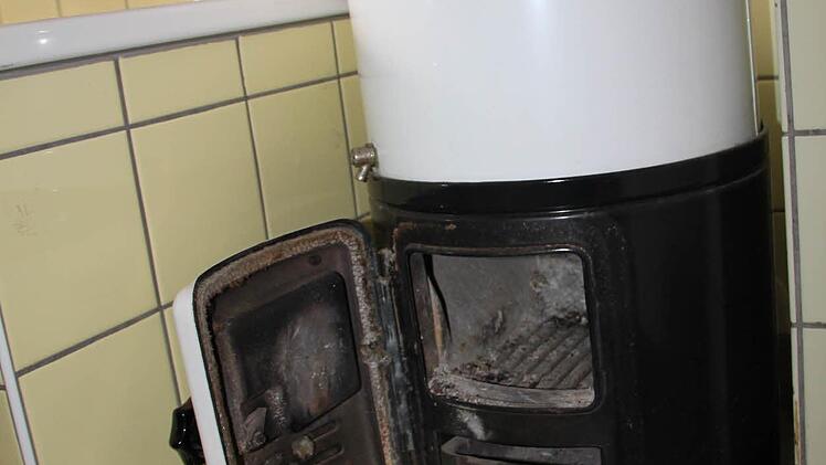 Wesentlich aufwendiger ist es, das Badewasser aufzuheizen. Im Winter dauert das bis zu zwei Stunden. Foto: Ulrike Müller