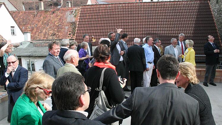 Stadträte und Behördenmitarbeiter