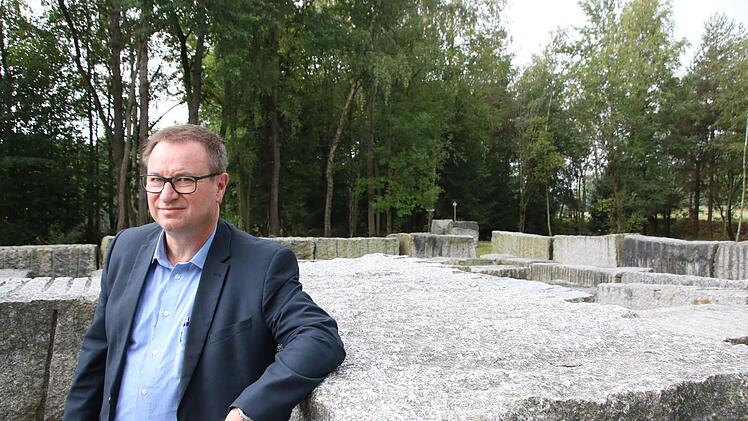 Das Granitlabyrinth bei Kirchenlamitz ist für  AfD-Kandidat Gerd Kögler  Symbol für "Heimat, das Fichtelgebirge  und ein festes Fundament". Foto: Jürgen Gärtner