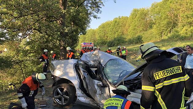 Am Donnerstagmorgen hat ein 19-J&auml;hriger in der Folge eines Autounfalls in Unterfranken sein Leben verloren. Foto: News5/Merzbach