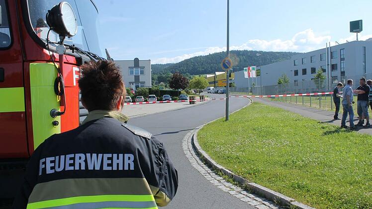 Ein Bagger beschädigte am Freitagmorgen in Himmelkron eine Gasleitung. Foto: Markus Roider