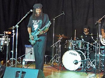Bernard Allison hat sich mit seiner Band aus dem Schatten seines berühmten Vaters herausgespielt. Foto: Andreas Welz