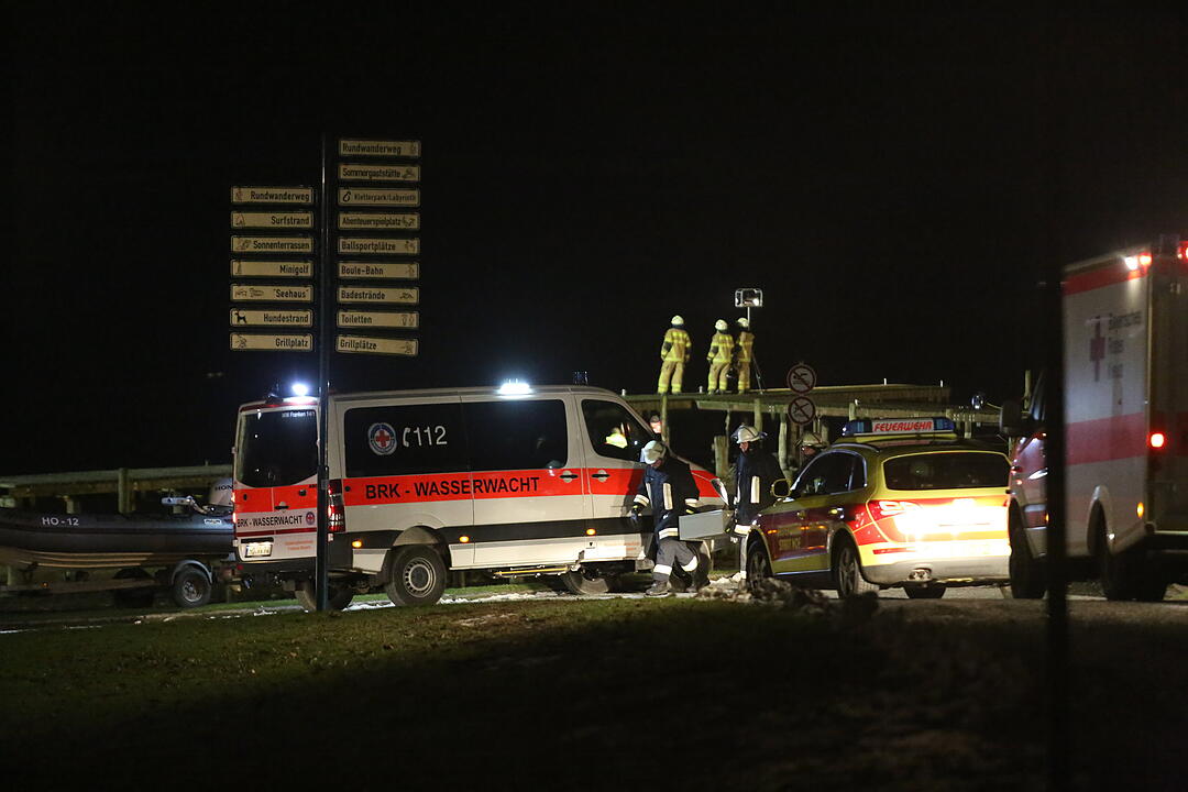 Oberfranken: Mann rast mit Auto betrunken in See