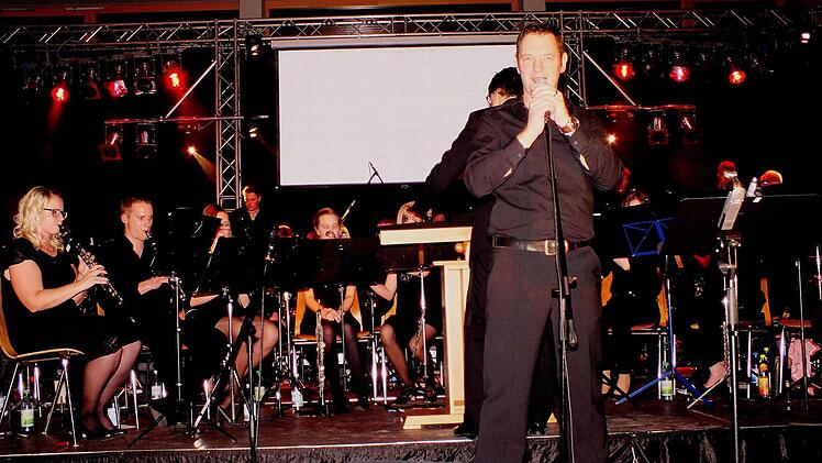 Gesangsdebütant beim House of Music war Jürgen Mahr, der mit einem Lied von Reinhart Fendrich überraschte