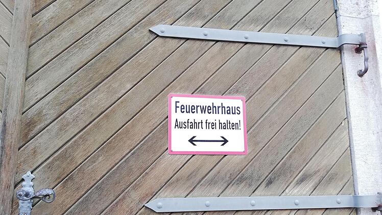 In der historischen Zehntscheune ist die Münnerstädter Feuerwehr untergebracht. Es fehlt vor allem an Platz. Foto: Heike Beudert